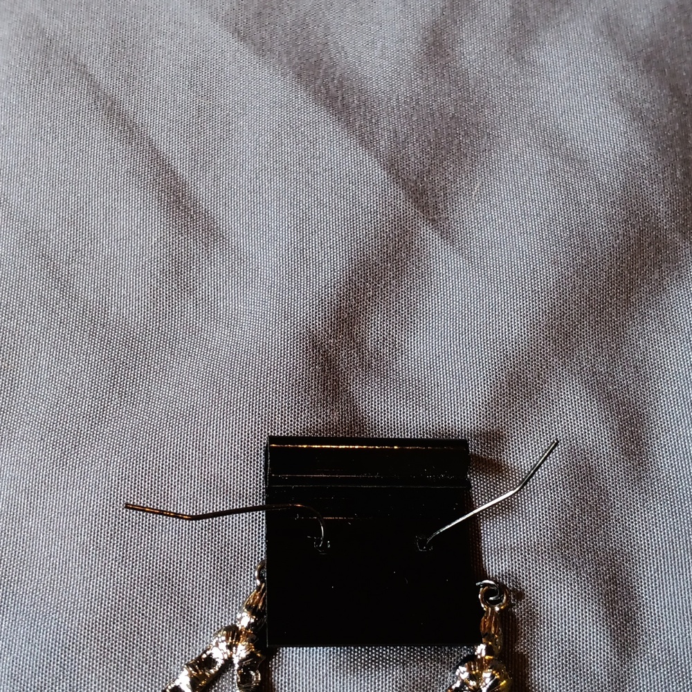 Dangle Earrings - Picture 4 of 4